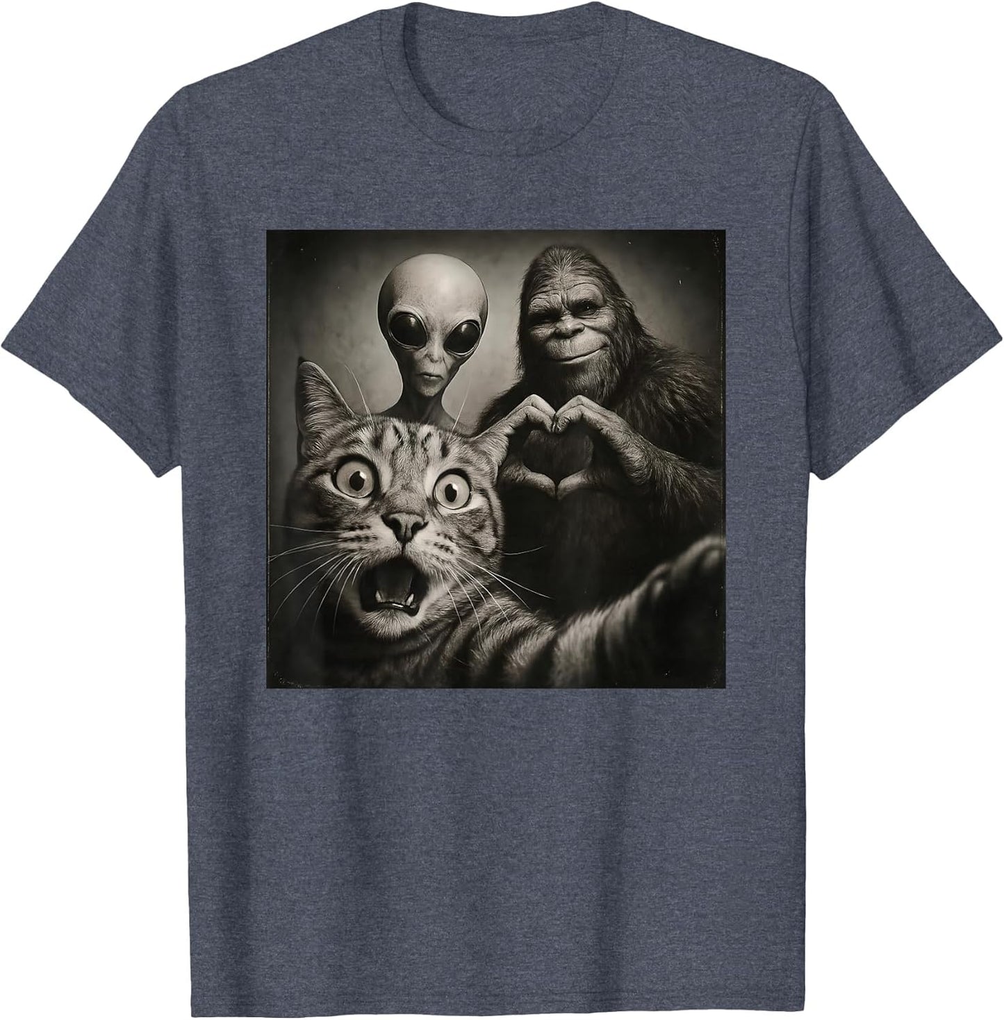 Funny Surprised Scared Cat Selfie Alien Bigfoot Sasquatch