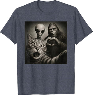 Funny Surprised Scared Cat Selfie Alien Bigfoot Sasquatch
