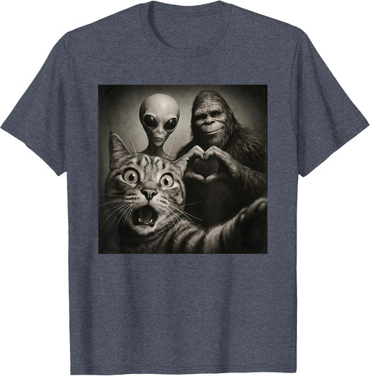 Funny Surprised Scared Cat Selfie Alien Bigfoot Sasquatch