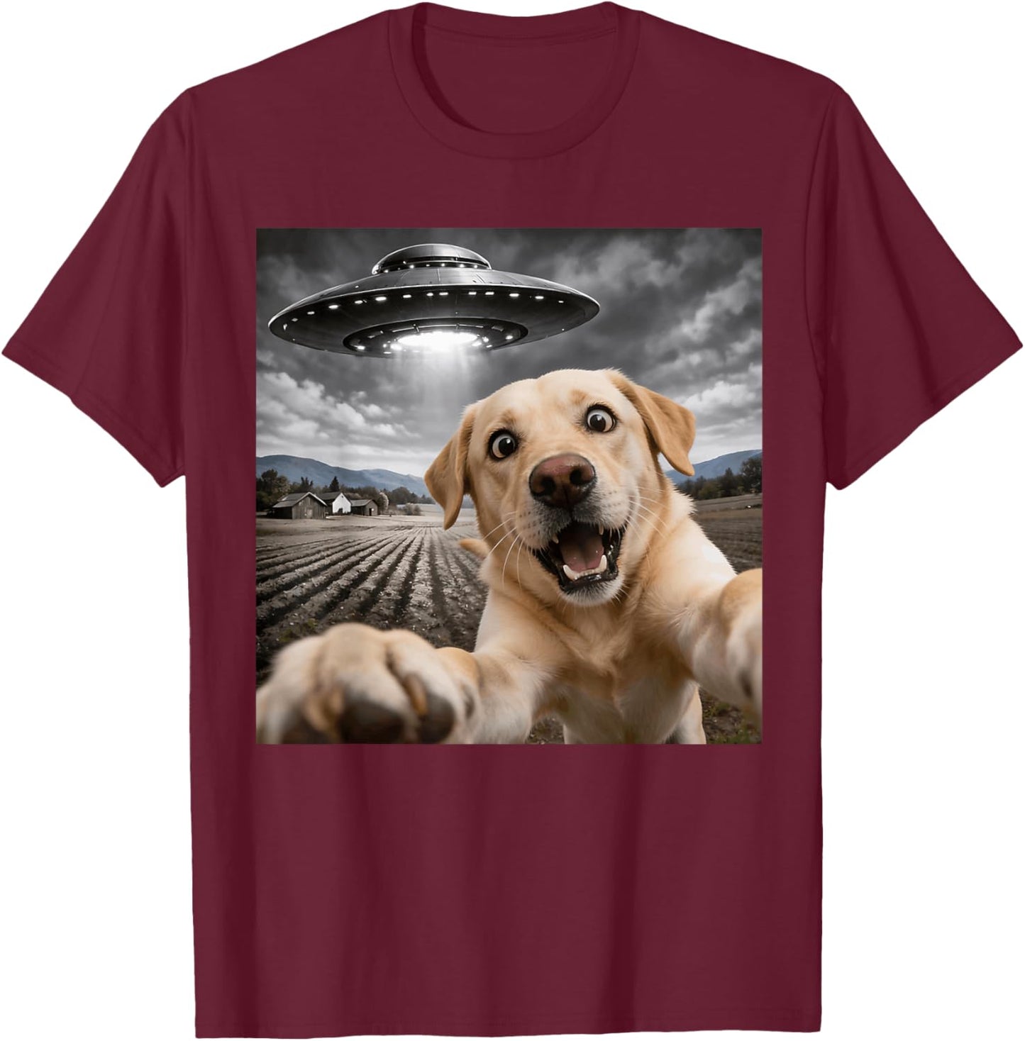 Yellow Lab Selfie UFO Funny Yellow Labrador Dog Selfie T-Shirt - T-Shirt | Maroon