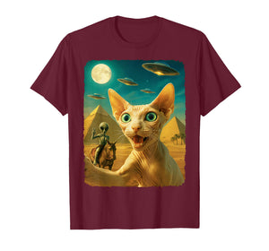 Funny Surprised Cat Selfie with Alien UFOs Pyramid Egypt Art T-Shirt