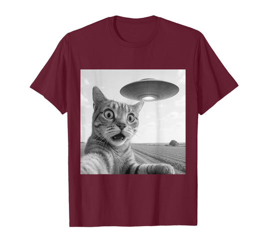 Alien Saucer Cat Selfie Shock Close Up Night Sky Scene Panic T-Shirt