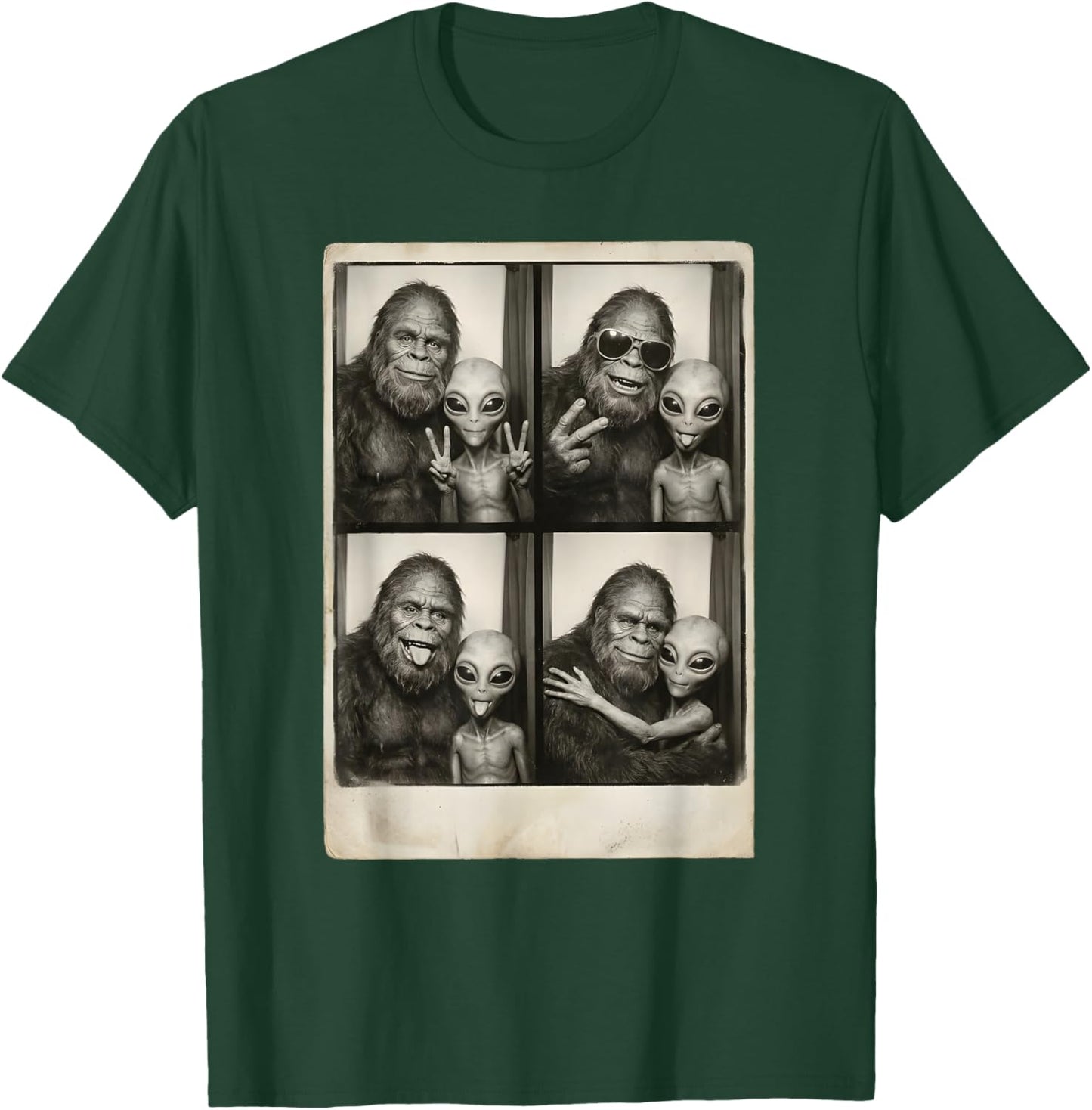 Funny Bigfoot Alien Photobooth UFO Friends Vintage T-Shirt - T-Shirt | Forest