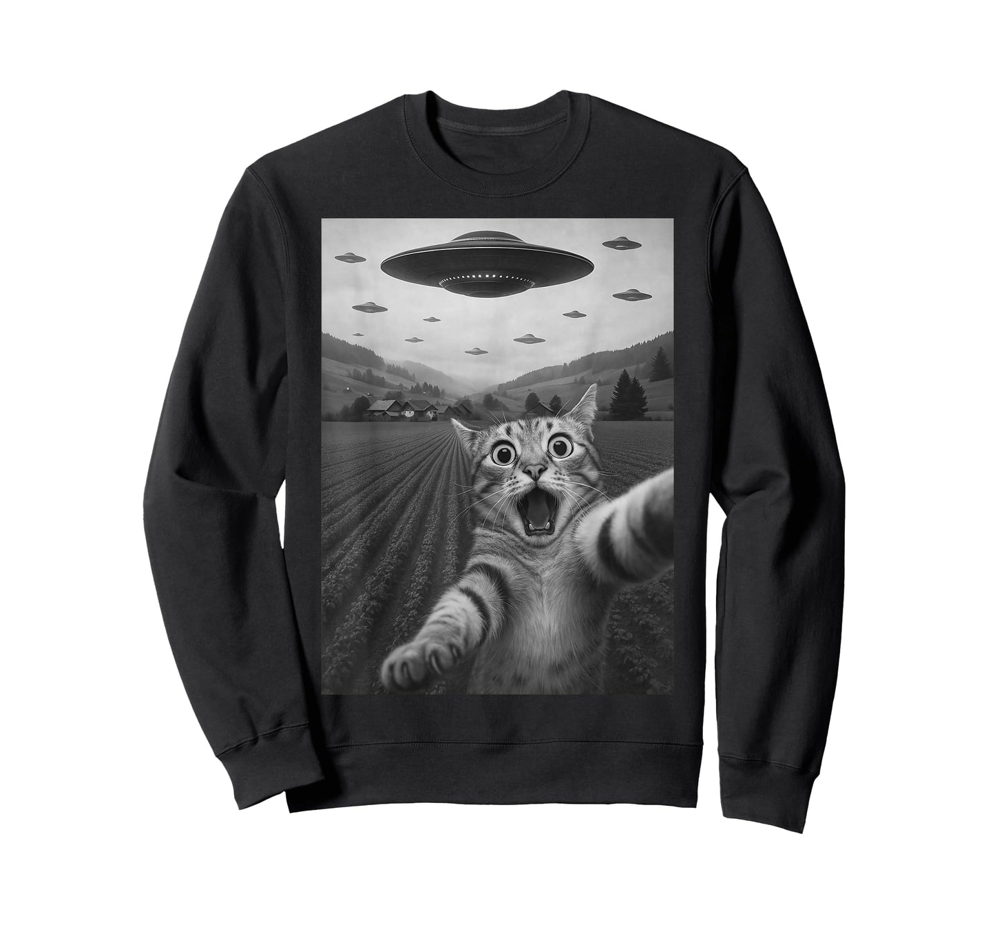 Funny Surprised Scared Cat Selfie with Alien UFO Cat UFO T-Shirt