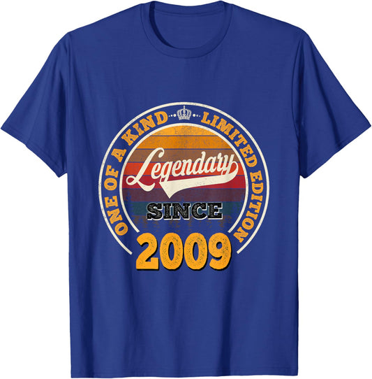 17th Birthday Gift Legendary Since 2009 17 Years Old T-Shirt - T-Shirt | Royal