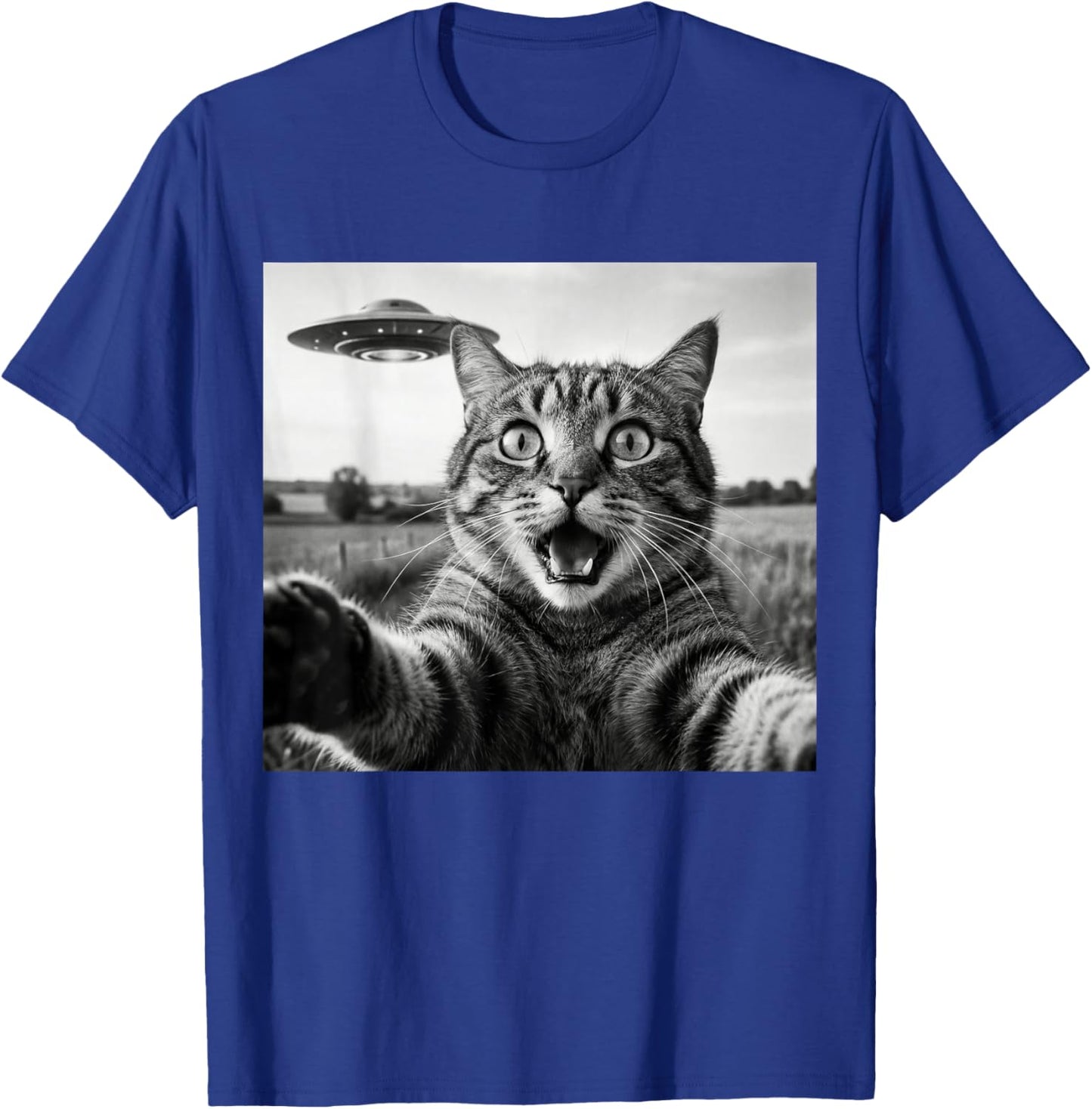 Funny Cat Selfie UFO Alien Abduction T-Shirt - T-Shirt | Royal
