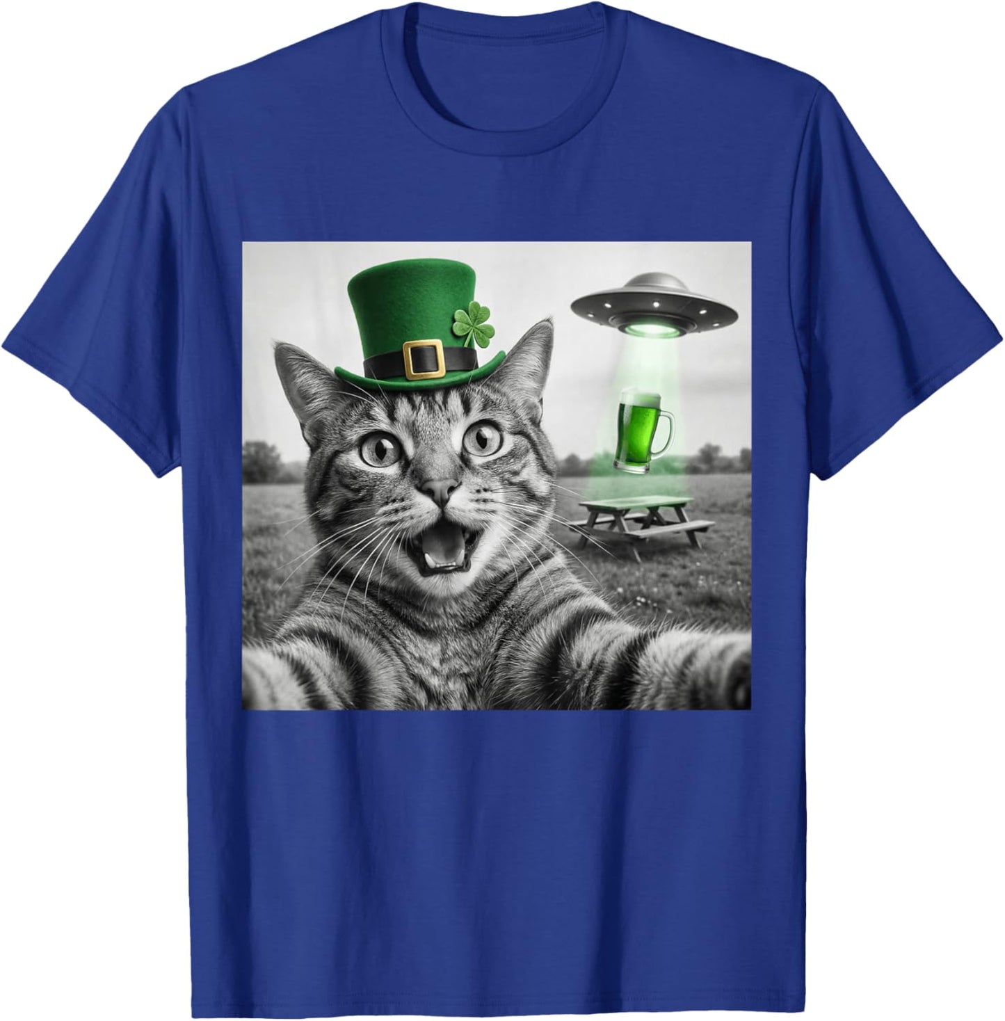 Funny Cat Selfie St Patricks Day UFO Abduction Green Beer T-Shirt - T-Shirt | Royal