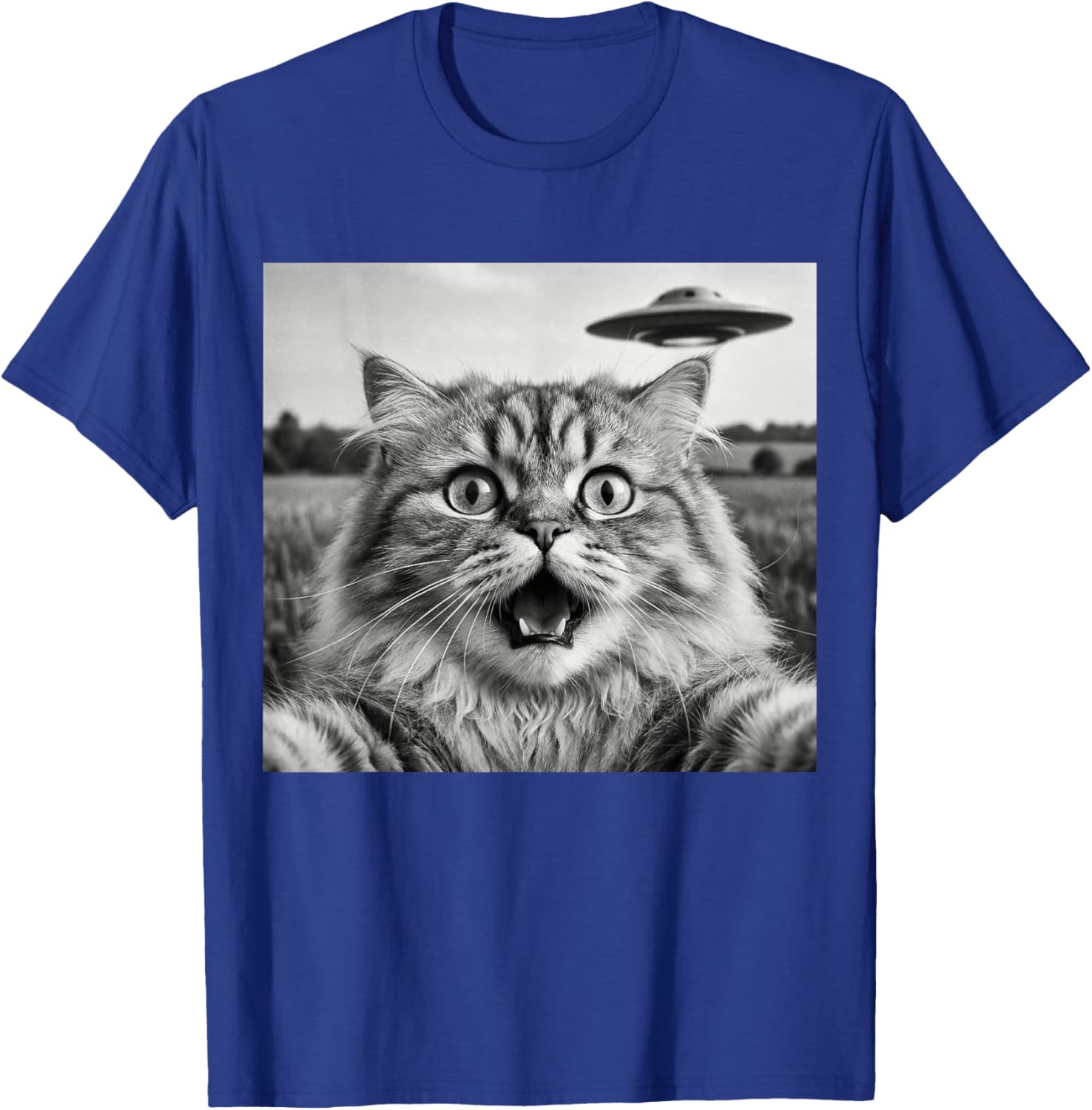 Funny Cat Taking Selfie with UFO Alien Spaceship Sci-Fi T-Shirt - T-Shirt | Royal