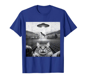 Hilarious Cat Selfie UFO Cow Abduction Alien Meme Design T-Shirt