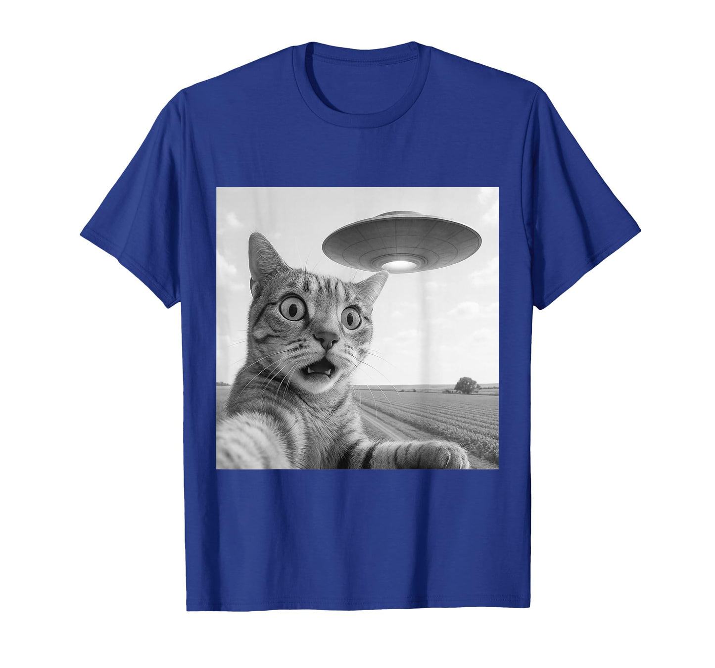 Alien Saucer Cat Selfie Shock Close Up Night Sky Scene Panic T-Shirt