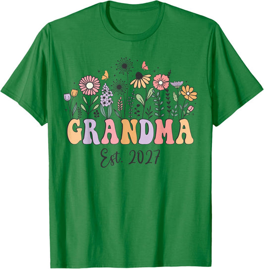 Grandma 2027 Promoted to Grandmother Est 2027 Floral Retro T-Shirt - T-Shirt | Irish Green