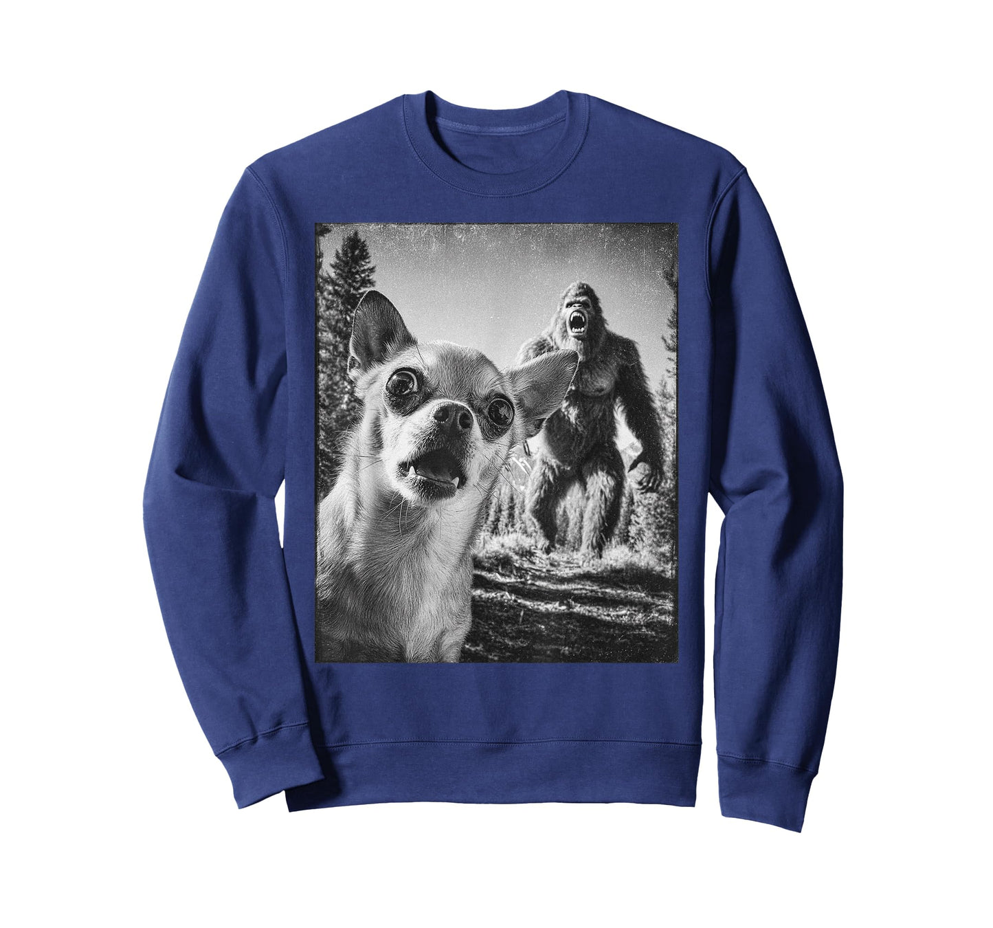 Funny Chihuahua Selfie with Bigfoot Sasquatch Cryptid Humor T-Shirt