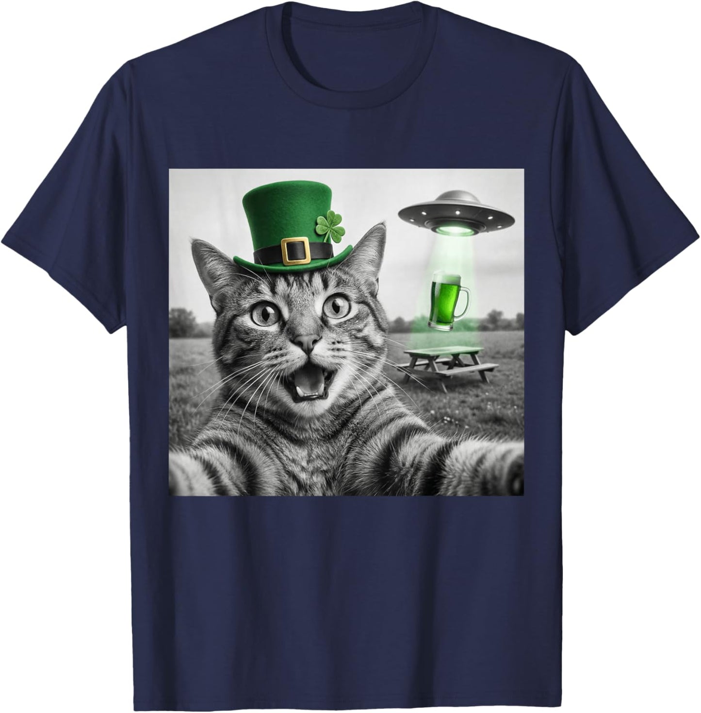 Funny Cat Selfie St Patricks Day UFO Abduction Green Beer T-Shirt - T-Shirt | Navy