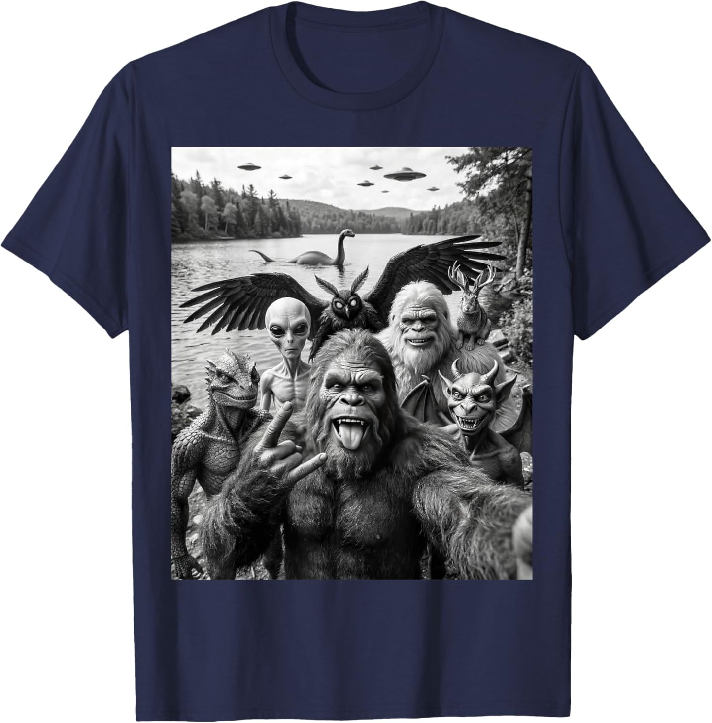 Bigfoot Alien Loch Ness Monster UFO Cryptids Selfie T-Shirt - T-Shirt | Navy