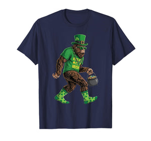 St Patricks Day Bigfoot Green Funny Sasquatch Big Foot T-Shirt