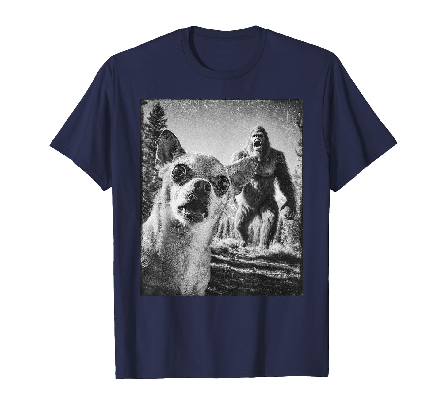 Funny Chihuahua Selfie with Bigfoot Sasquatch Cryptid Humor T-Shirt