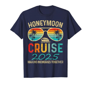 Funny Just Married Honeymoon Cruise 2025 for Couples Wedding T-Shirt