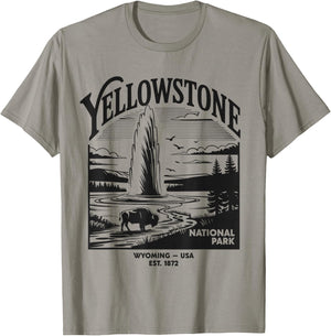 Yellowstone National Park Wyoming Geyser USA Retro Vintage T-Shirt - T-Shirt | Sand