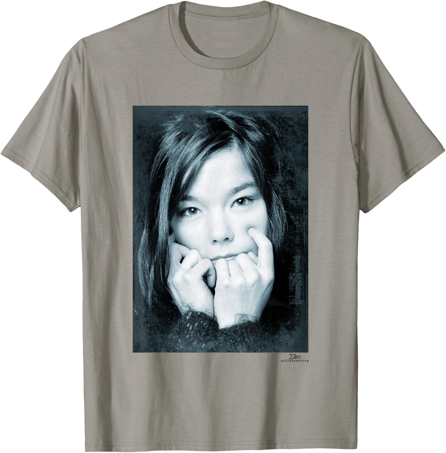 Bjork Debut Tour 1993 Portrait by Phil Nicholls T-Shirt - T-Shirt | Sand