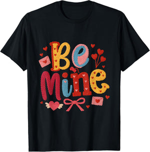 Be Mine Knitted Valentine Cute Yarn Heart Love Design T-Shirt - T-Shirt | Black