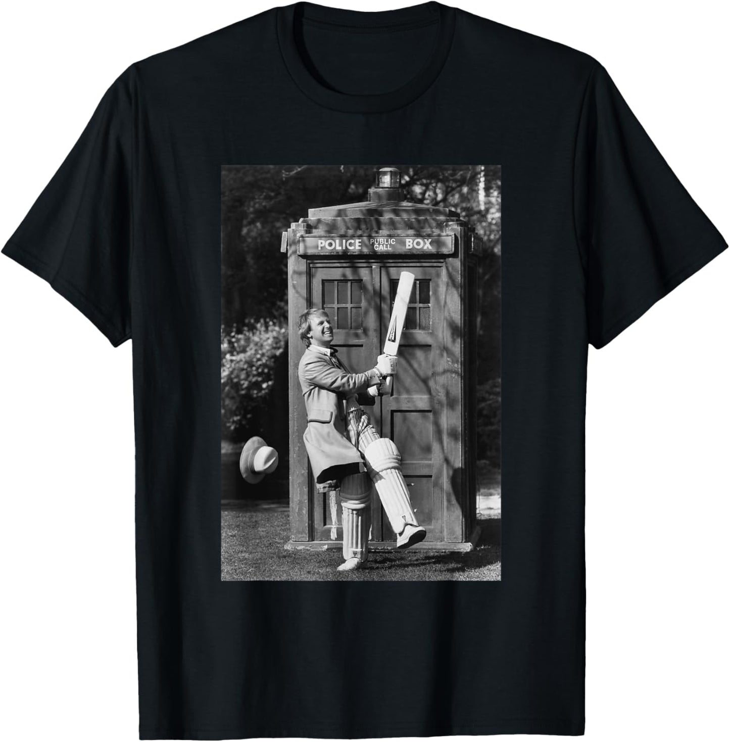 Peter Davison Doctor Who Cricket Tardis 1981 T-Shirt - T-Shirt | Black