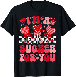 I'm A Sucker for You Retro Heart Candy Valentine Groovy Girl T-Shirt - T-Shirt | Black