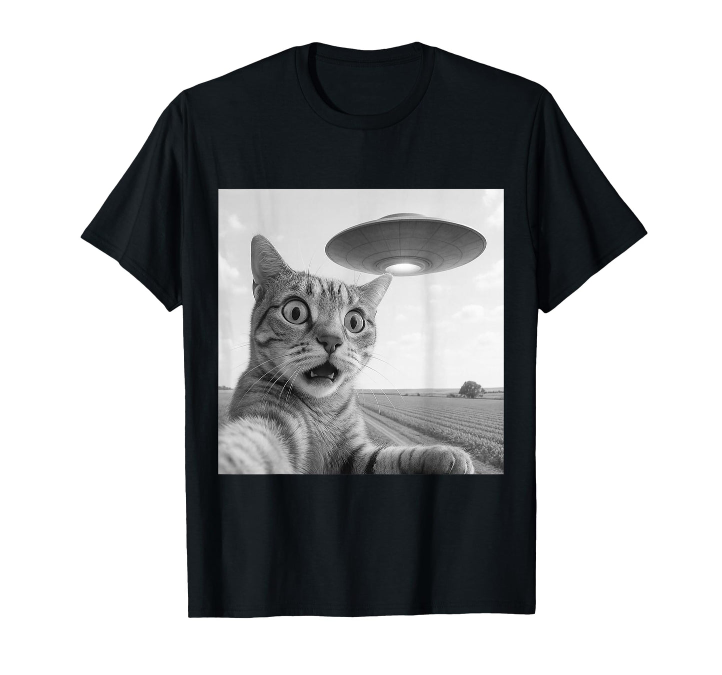 Alien Saucer Cat Selfie Shock Close Up Night Sky Scene Panic T-Shirt